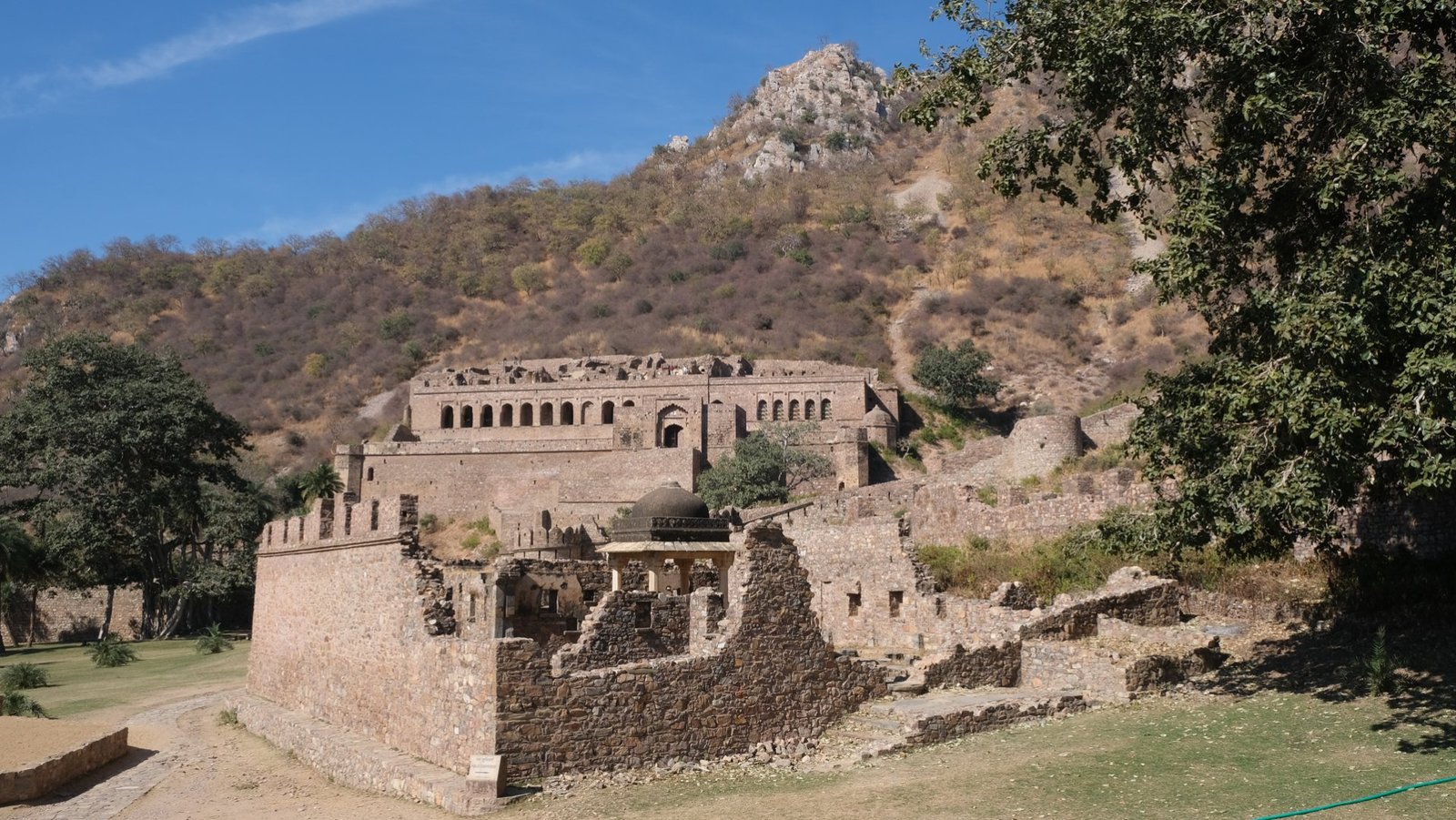 Same-Day Tour to Chand Baori & Bhangarh Fort - Private Day Trip from Jaipur