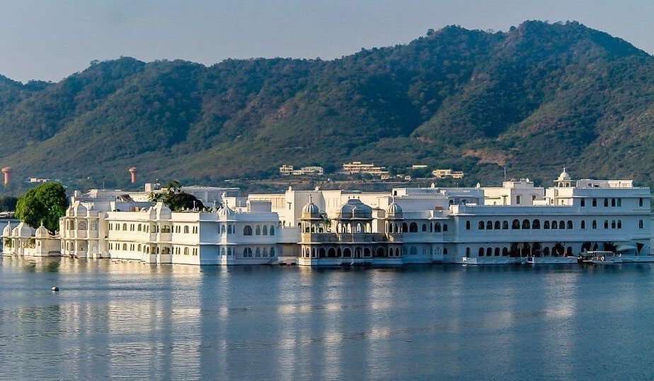 The Lake City Romance - 2 Nights / 3 Days | Udaipur Heritage, Lakes & Art